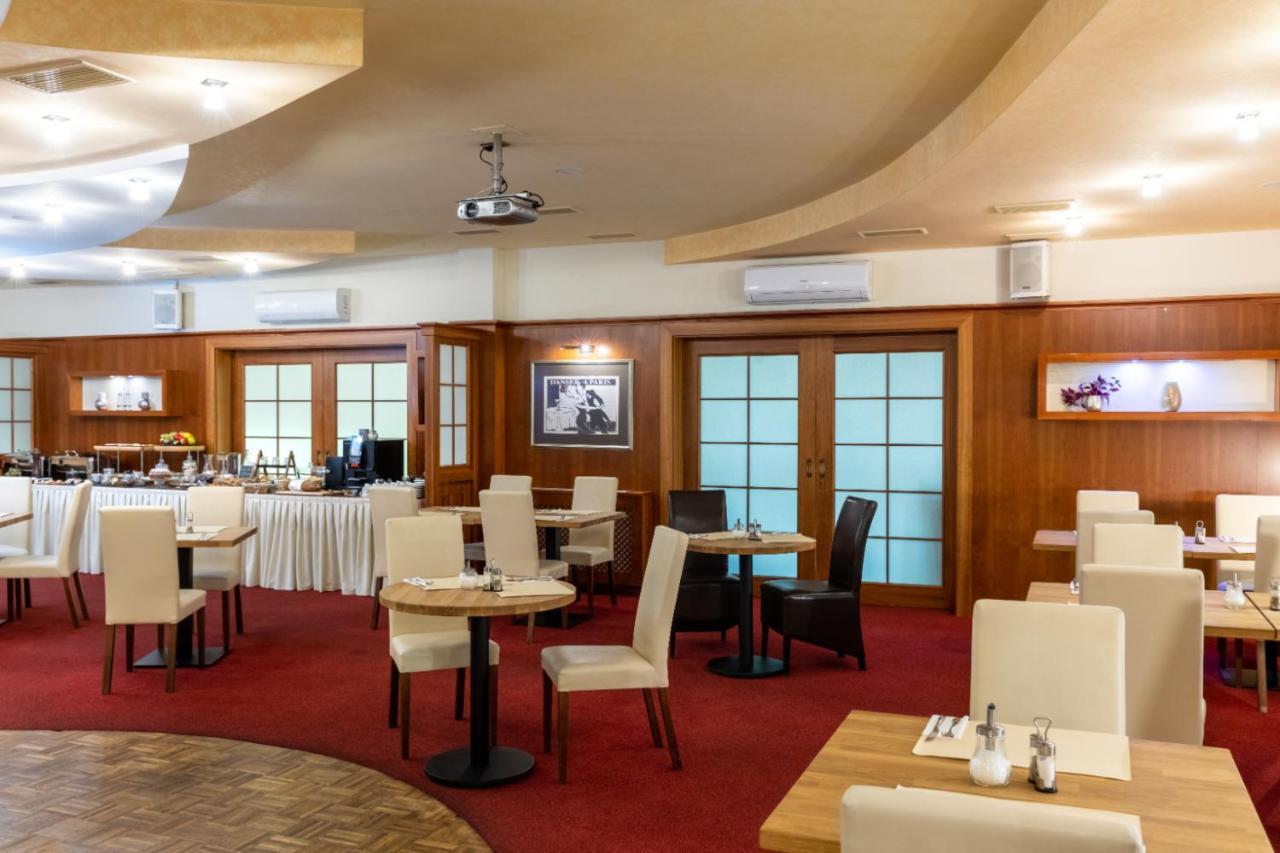 Hotel Abacie & Wellness วาลาชเก เมซิริชี ภายนอก รูปภาพ